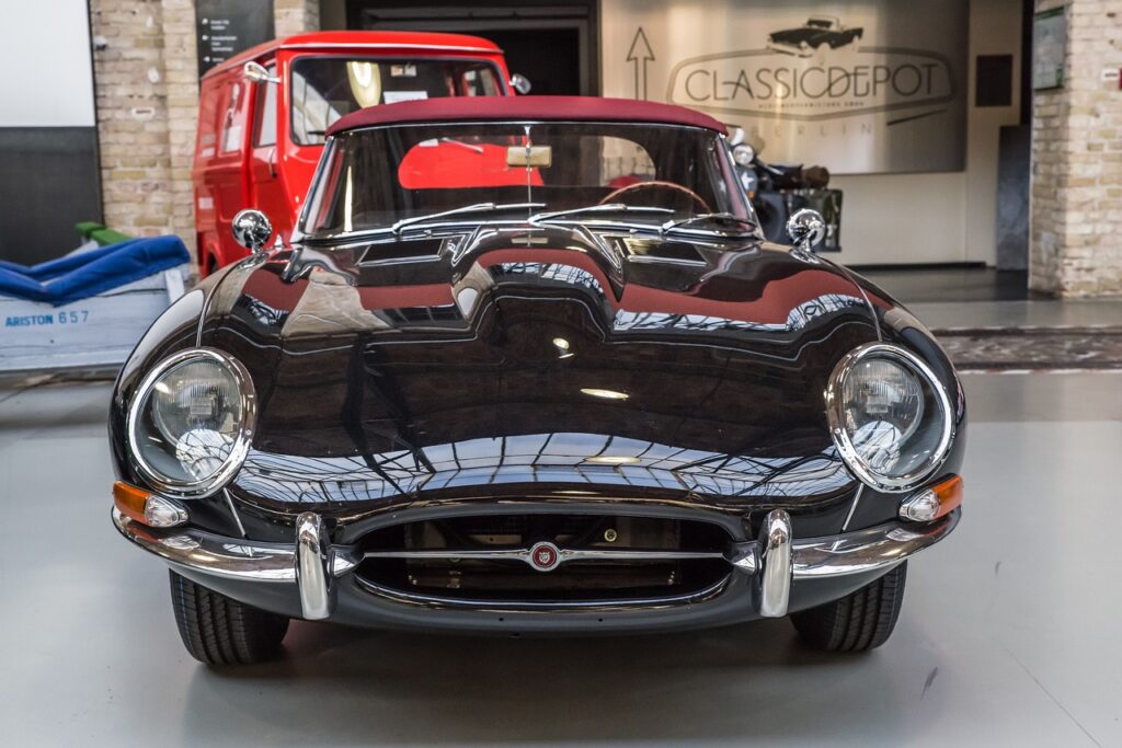 Car transportation Europe – the E-type Jaguar